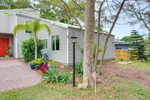 Gallery image of Cozy Nokomis Apartment - 2 Mi to Beach! in Nokomis