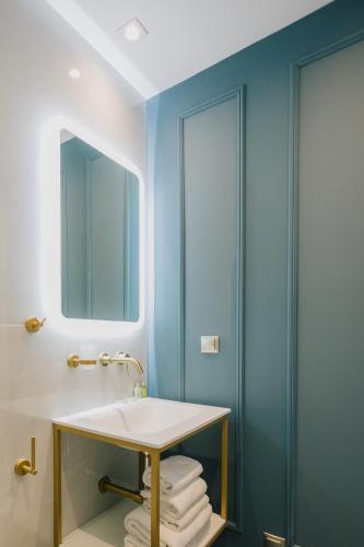 Koupelna v ubytování Mantzarou Suites by Corfu Collection