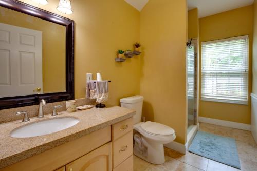 Ένα μπάνιο στο 16 Mi to Dtwn Orlando Quiet Apt with Pool Access