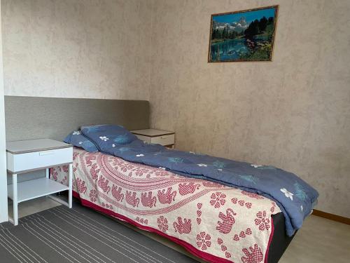 Ліжко або ліжка в номері Xi-room in Årsta Uppsala