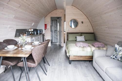 Ruang duduk di Coolaness Glamping