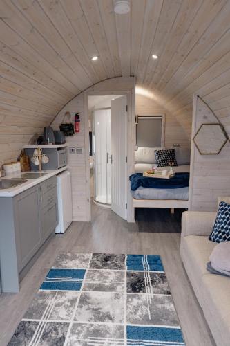 Dapur atau dapur kecil di Coolaness Glamping