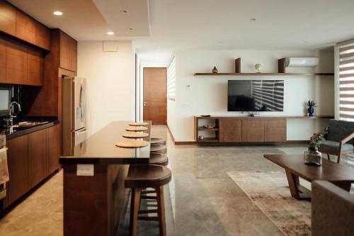 Dapur atau dapur kecil di Lujoso apartamento en el Norte