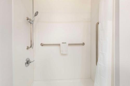 Ένα μπάνιο στο Best Western North Side Inn