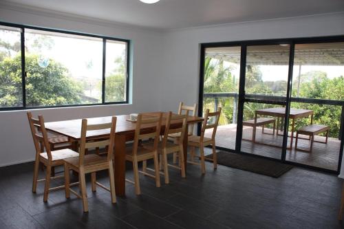 Balkoni atau teres di Holiday Haven