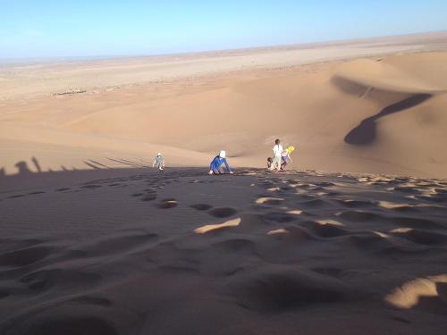 Clientes alojados en M'Hamid Budget Lodge