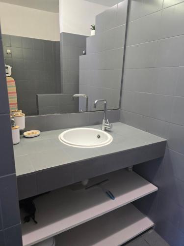 Salle de bains dans l'établissement Pieds dans l'Ô au Diamant