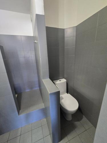 Salle de bains dans l'établissement Pieds dans l'Ô au Diamant