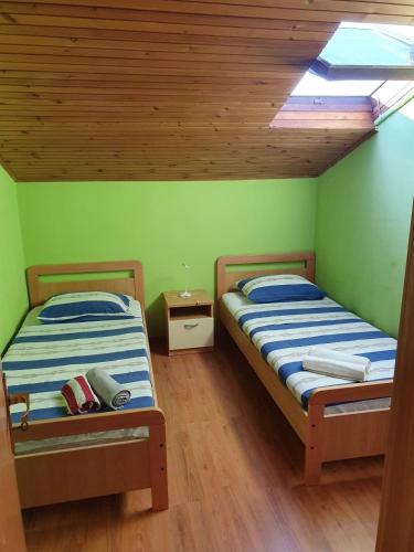 Apartments with parking space Porec - 22715