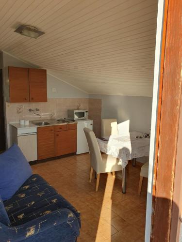 Apartments with parking space Porec - 22715