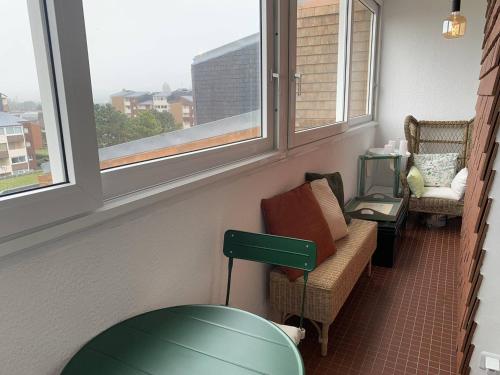 Photo de la galerie de l'établissement Appartement cosy à Cabourg avec vélos, balcon et parking privé pour 4 pers - FR-1-465-107, à Cabourg