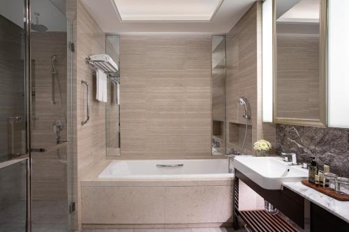 Bilik mandi di Ascott Heng Shan Shanghai