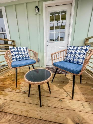 OceanView Oasis - Relax with Hot Tub, Breakfast, Fire Pit & Putting Green! photo 37