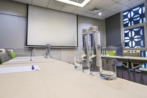 Espace de conférence ou salle de réunion dans l'établissement Holiday Inn Express Strasbourg - Sud by IHG