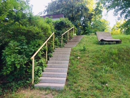 Taman di luar Häuschen über der Lanke