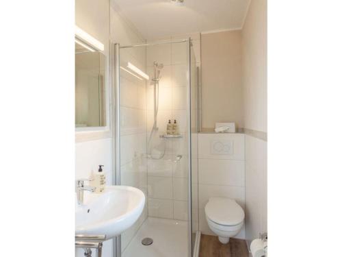 Ένα μπάνιο στο Dünenhuus West Modern retreat