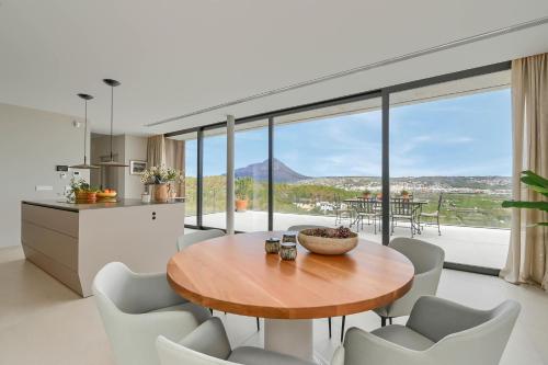 Casa de Romero by Aguilarent
