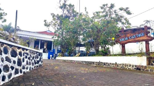 Afbeelding uit fotogalerij van Kalia Cottage in Batu