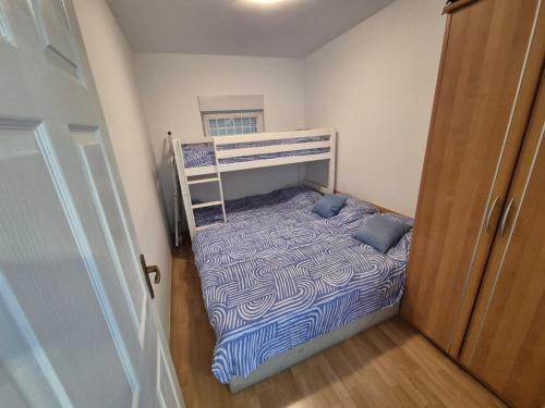 Apartment Blue Maris