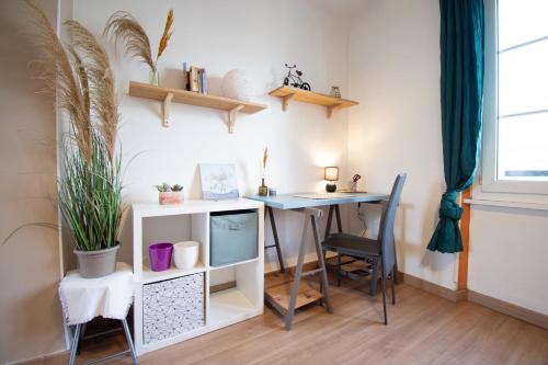 Photo de la galerie de l'établissement La Roche dorée I Grand appartement centre ville, à Brest