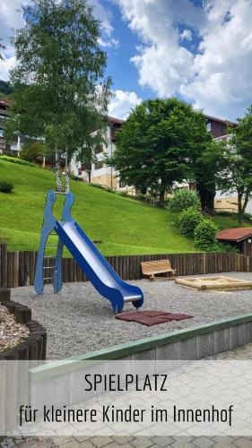 Kawasan permainan kanak-kanak di Ferienwohnung Alpenflair mit Pool und Sauna & direkt am Skilift