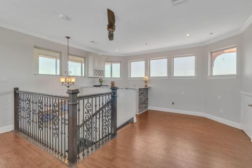 Φωτογραφία από το άλμπουμ του Charming 2 Story Retreat home σε Dickinson