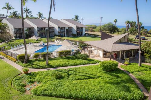 A view of the pool at Hale Kamaole 308 or nearby