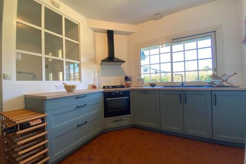 Photo de la galerie de l'établissement Charming house with garden, à Ustaritz