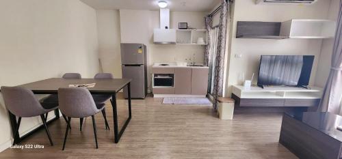 Η κουζίνα ή μικρή κουζίνα στο An Na Park Hotel Room - Chiang Mai