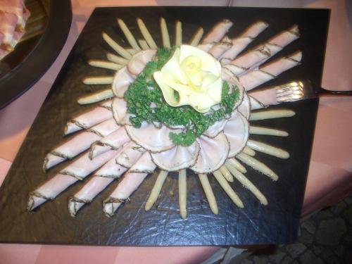 アパートホテルの敷地内または近くでの食事または食べ物