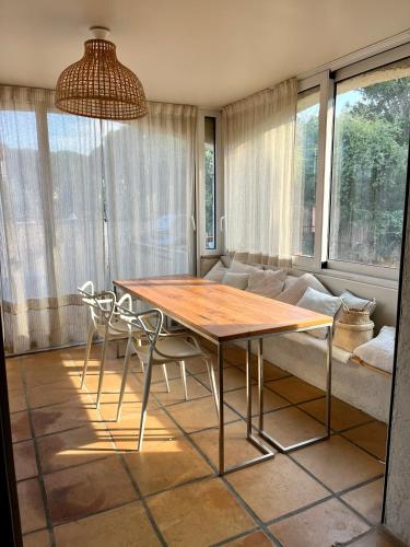 Photo de la galerie de l'établissement Vila Provençale, Piscine, climatisation, parking, proche village idéal Famille, au Plan-de-la-Tour