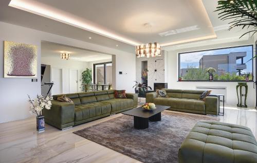 Stunning Home In Medulin