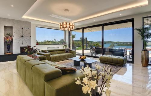 Stunning Home In Medulin