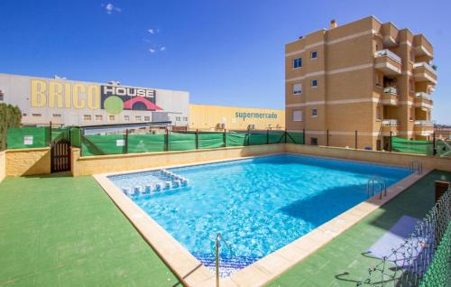 Awesome Apartment In Torrevieja With Wifi photo 18