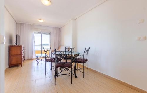 Gorgeous Apartment In Torrevieja photo 3