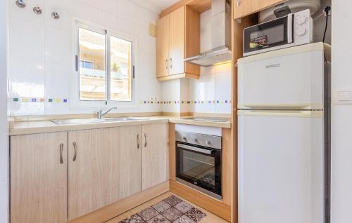 Gorgeous Apartment In Torrevieja photo 6