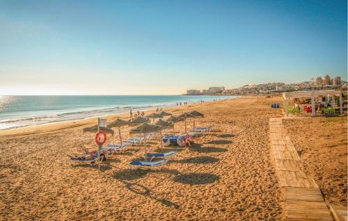 Gorgeous Apartment In Torrevieja photo 9
