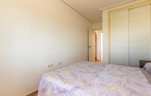 Gorgeous Apartment In Torrevieja photo 12