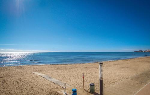 Gorgeous Apartment In Torrevieja photo 18