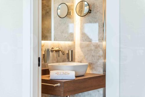 Seaview coastal apartment in Benalmadena by REMS photo 12