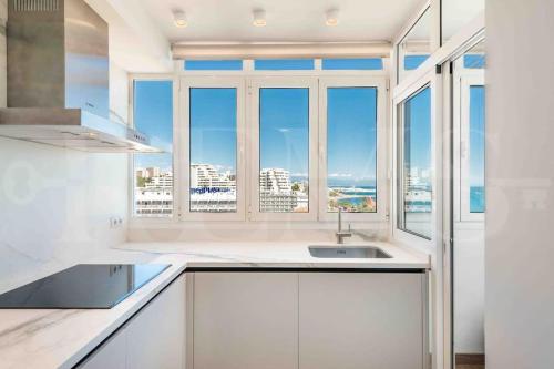 Seaview coastal apartment in Benalmadena by REMS photo 5