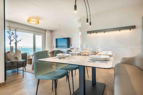 Seaview coastal apartment in Benalmadena by REMS photo 38