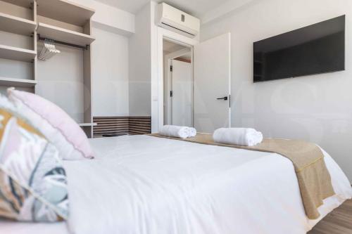 Seaview coastal apartment in Benalmadena by REMS photo 40