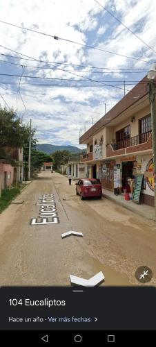 eine Straße mit einem Auto, das an einer Straße geparkt ist in der Unterkunft T in San Agustin de las Juntas