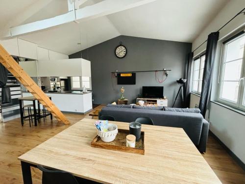 Photo de la galerie de l'établissement Tout confort hyper centre La rochelle avec garage, à La Rochelle