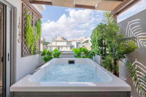 Φωτογραφία από το άλμπουμ του Acropolis View & Spa Penthouse apartment στην Αθήνα