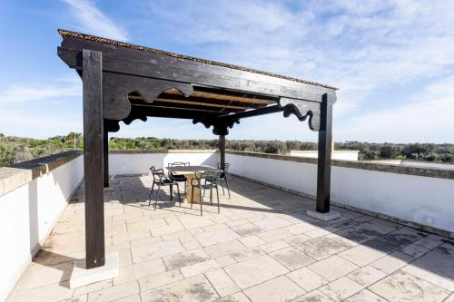 Balkón nebo terasa v ubytování Torre Guaceto Luxury Masseria with Salted Pool
