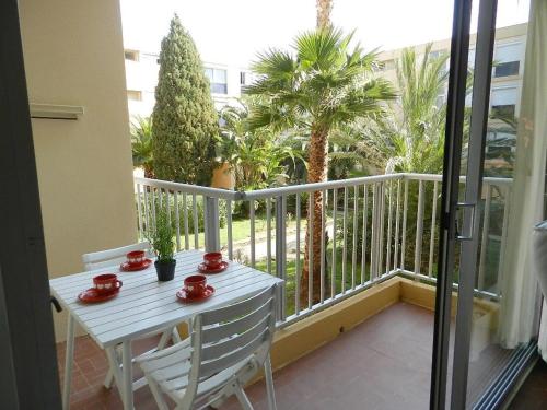 Appartement avec Piscine et Tennis, 2 Ch, Terrasse, Parking, WiFi - Proche Plage, Le Lavandou - FR-1-251-794