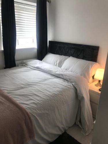 Katil atau katil-katil dalam bilik di Sanderson Studio Apartments in Bromley, Greater London