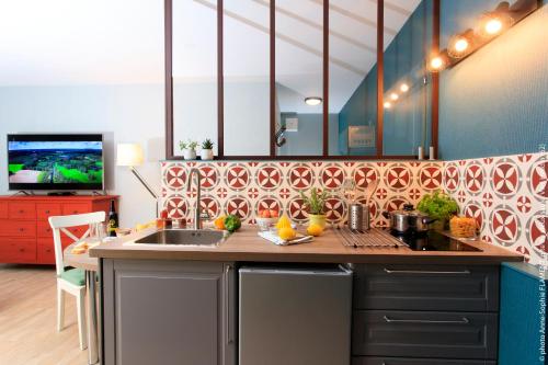 Η κουζίνα ή μικρή κουζίνα στο gite du vieux saule 1 gite avec spa privatif pour 2 personnes 1 suite familiale sans spa